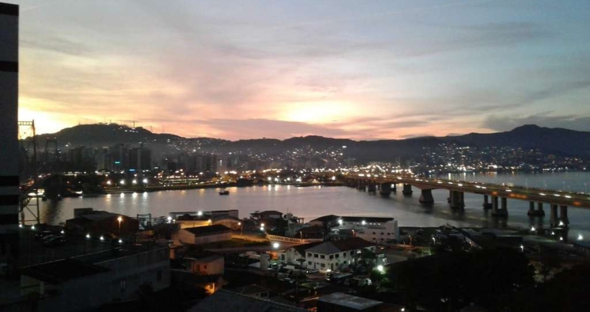 Apartamento de 2 dormitórios à venda no Estreito