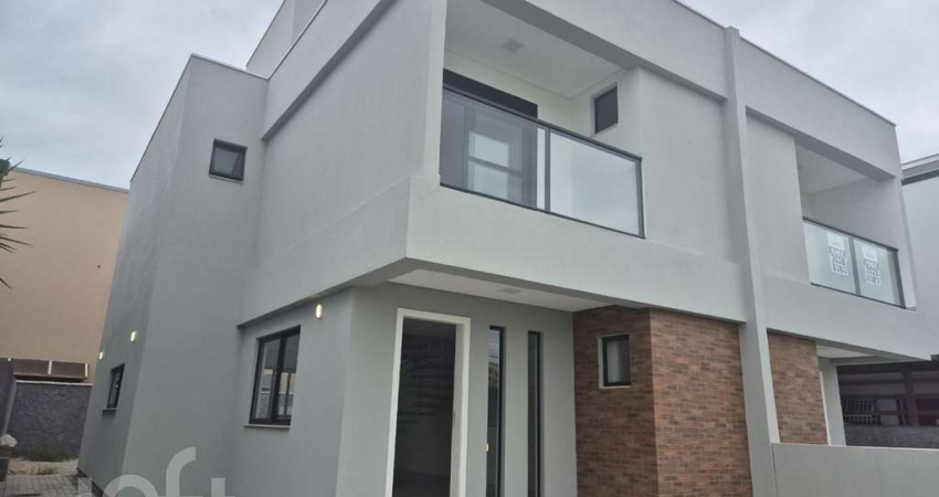 Casa com 3 quartos à venda na Rua Arco íris, 535, Carianos, Florianópolis