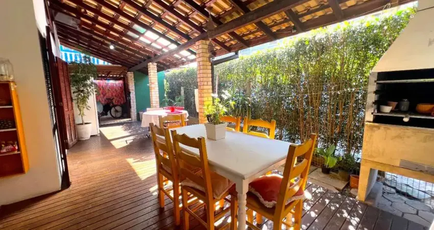 Casa com 2 quartos à venda na Rua Pau de Canela, 808, Rio Tavares, Florianópolis