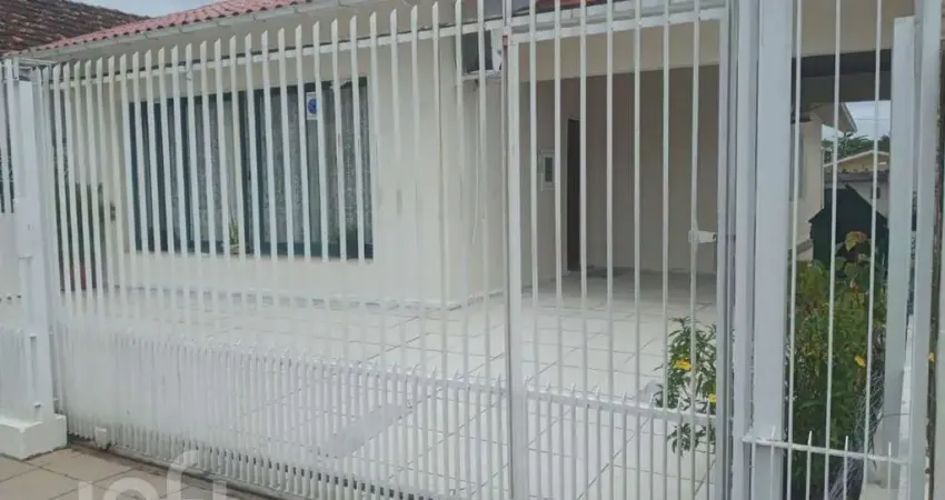 Casa com 3 quartos à venda na Rua José Cândido da Silva, 479, Balneário, Florianópolis