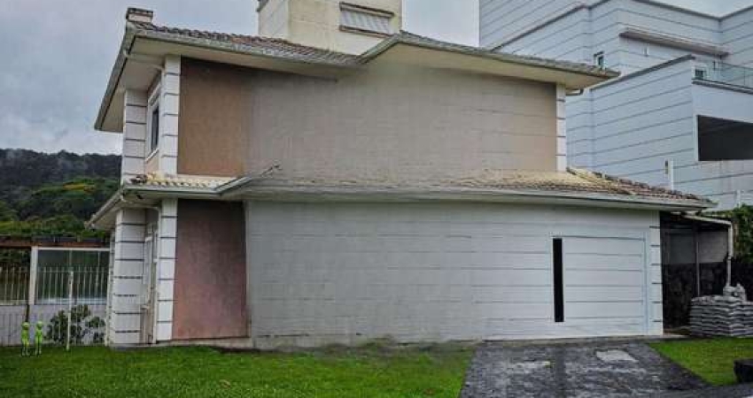 Casa à venda em Córrego Grande com 200 m², 4 quart