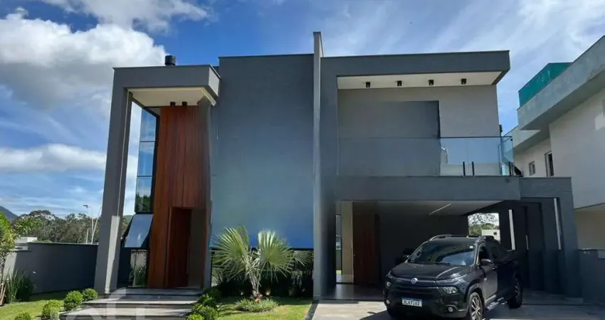 Casa à venda em São João do Rio Vermelho com 253 m