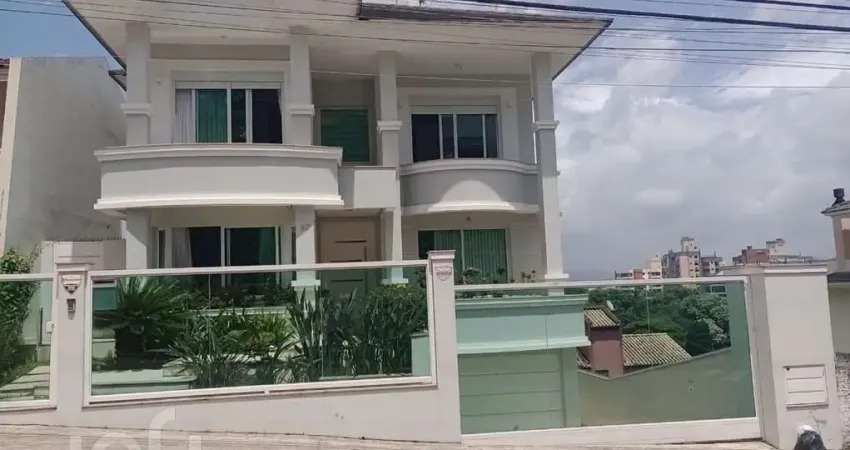 Casa com 4 quartos à venda na Rua Hercílio de Aquino, 95, Abraão, Florianópolis