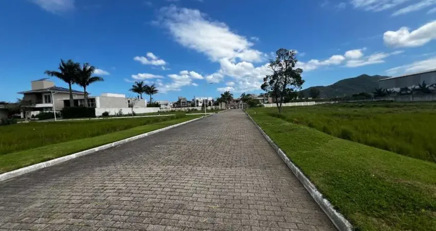 Terreno à venda na Rua Camarinhas, 221, Campeche, Florianópolis