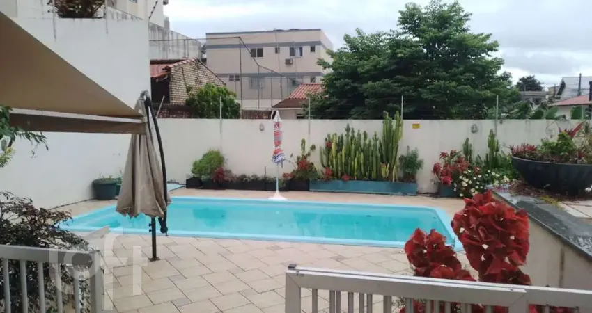 Casa à venda em Capoeiras com 329 m², 3 quartos, 2