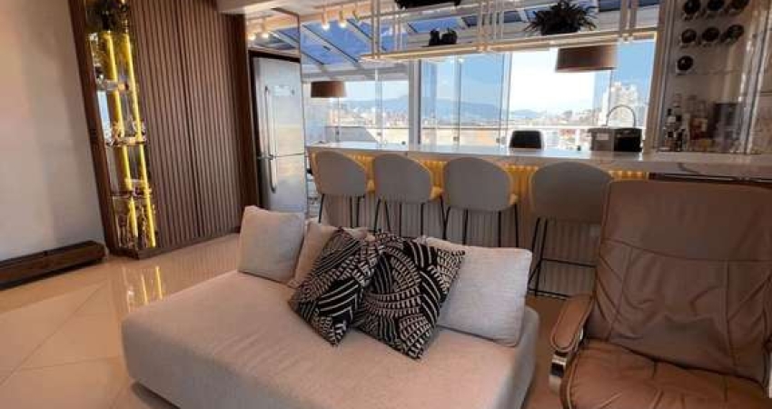 Apartamento à venda em Estreito com 180 m², 3 quar