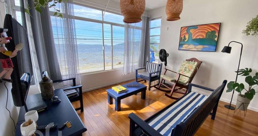 Casa à venda em Lagoa da Conceição com 330 m², 6 q