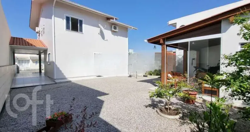 Casa com 3 quartos à venda na Rua Graciliano Carlos de Quadros, 64, Centro, Palhoça
