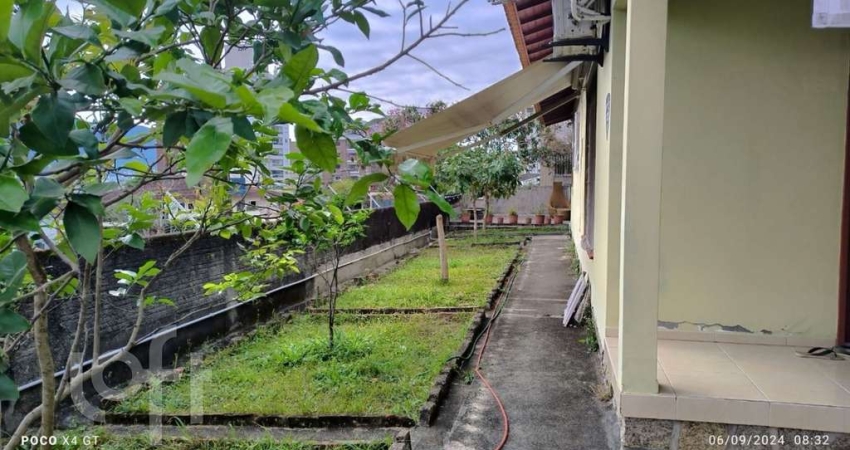Casa à venda em Trindade com 120 m², 4 quartos, 1