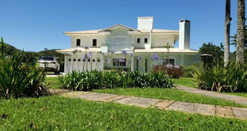 Casa de 5 dormitórios no Ratones