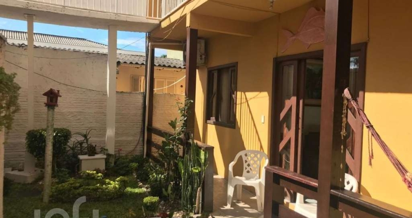 Casa à venda em Lagoa da Conceição com 255 m², 8 q