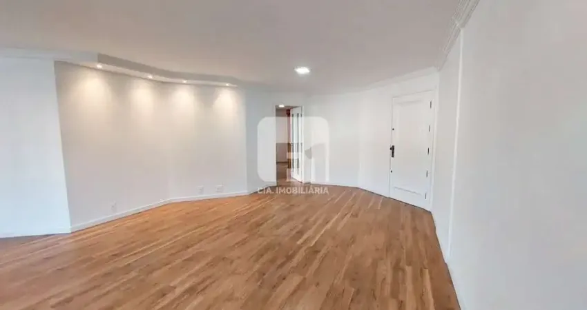 Apartamento de 3 suítes à venda no Centro
