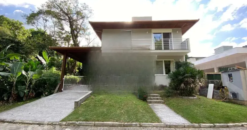 Casa em condomínio fechado com 3 quartos à venda na Rua Pau de Canela, 123, Costeira do Pirajubaé, Florianópolis