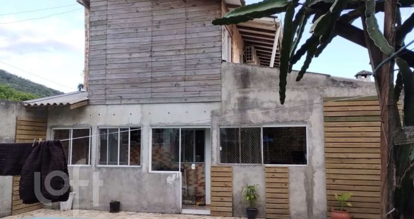 Casa à venda em Pântano do Sul com 170 m², 2 quart