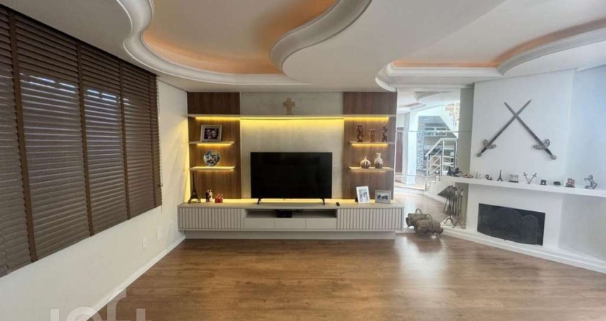 Casa à venda em Ressacada com 247 m², 4 quartos, 2