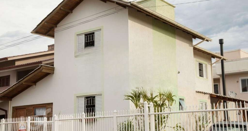 Casa à venda em Ressacada com 162 m², 4 quartos, 2