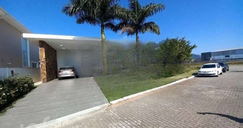 Casa à venda em Moenda com 224 m², 2 quartos, 1 su
