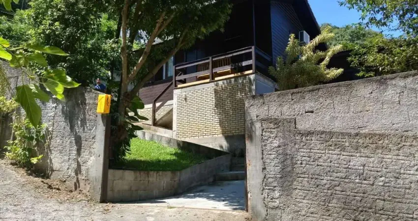 Casa com 2 quartos à venda na Servidão Batuel Cunha Neto, 280, Rio Tavares, Florianópolis