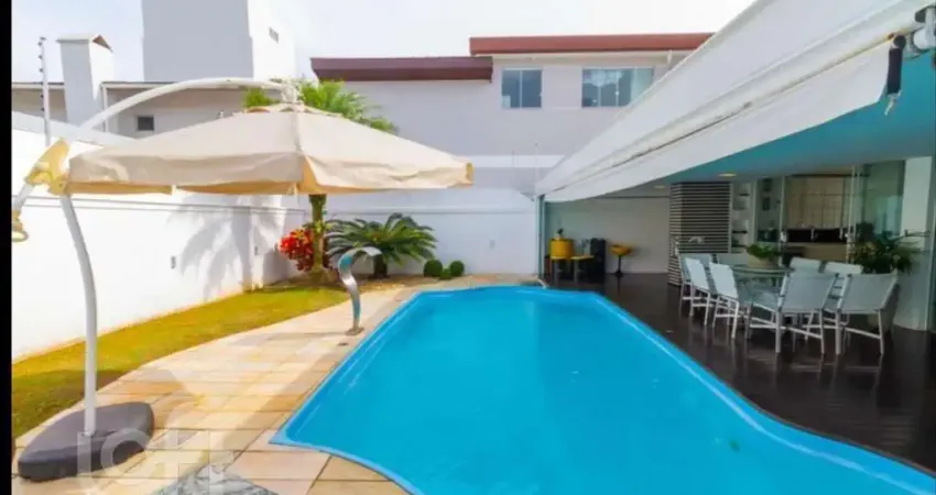 Casa com 4 quartos à venda na Rua Eurico Hosterno, 312, Córrego Grande, Florianópolis