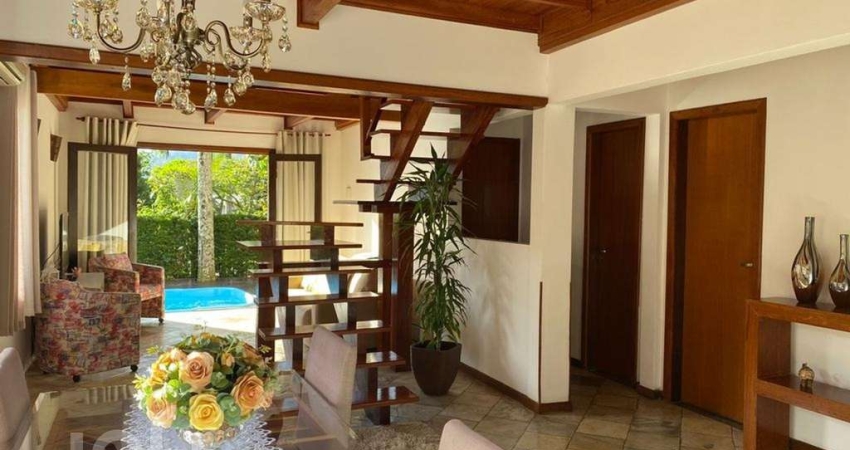 Casa à venda em Canto da Lagoa com 180 m², 3 quart