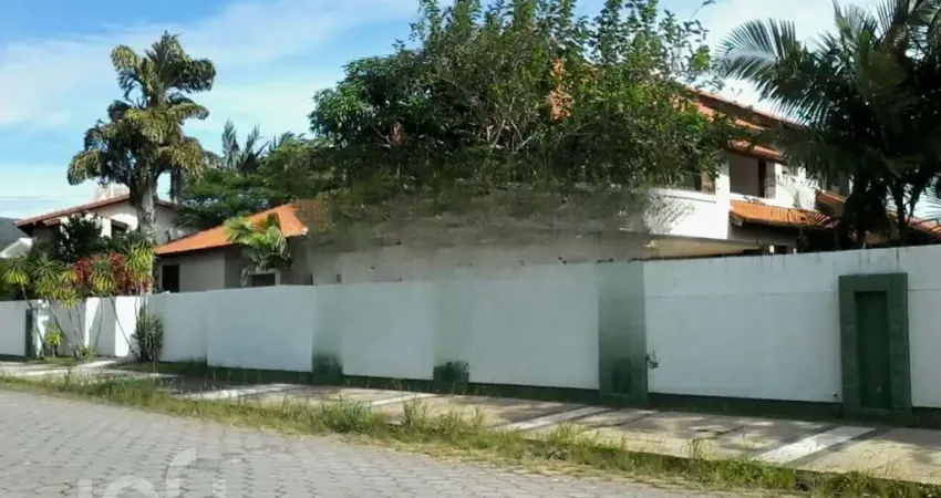 Casa à venda em Córrego Grande com 800 m², 4 quart