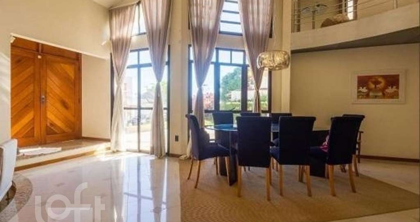 Casa à venda em Itacorubi com 330 m², 4 quartos, 2