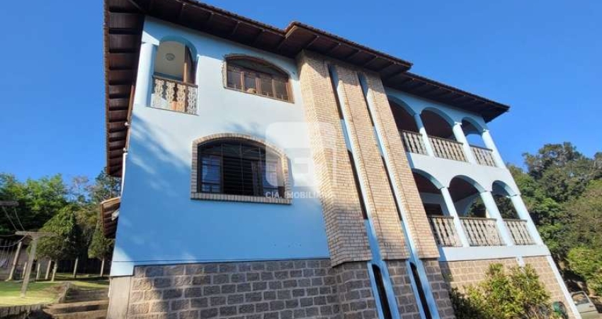 Casa de 6 dormitórios à venda no Itacorubi