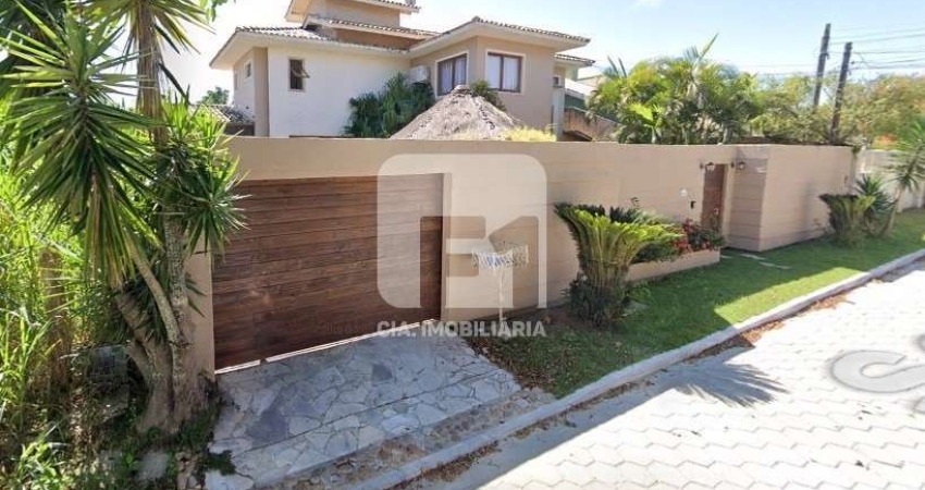Casa com 05 Dormitórios no Campeche!