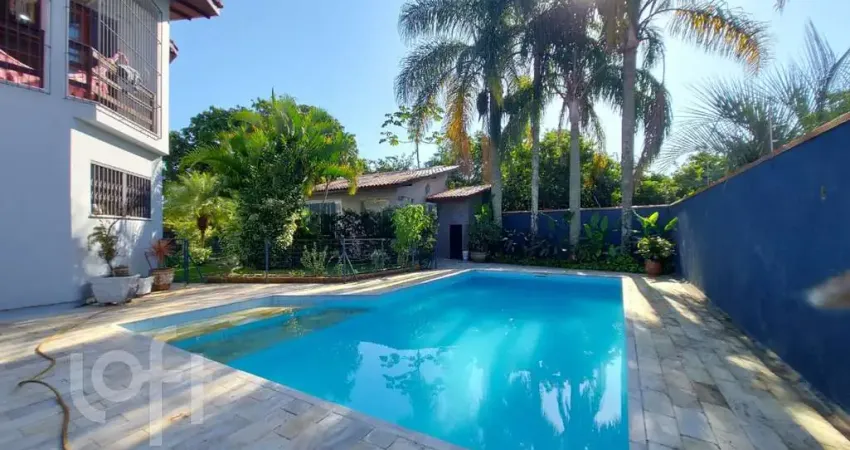 Casa à venda em Santa Mônica com 460 m², 4 quartos