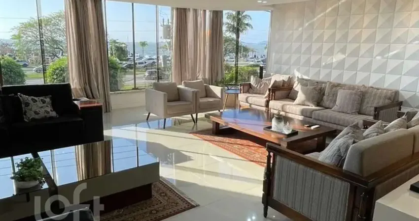 Apartamento à venda em Centro com 308 m², 4 quarto
