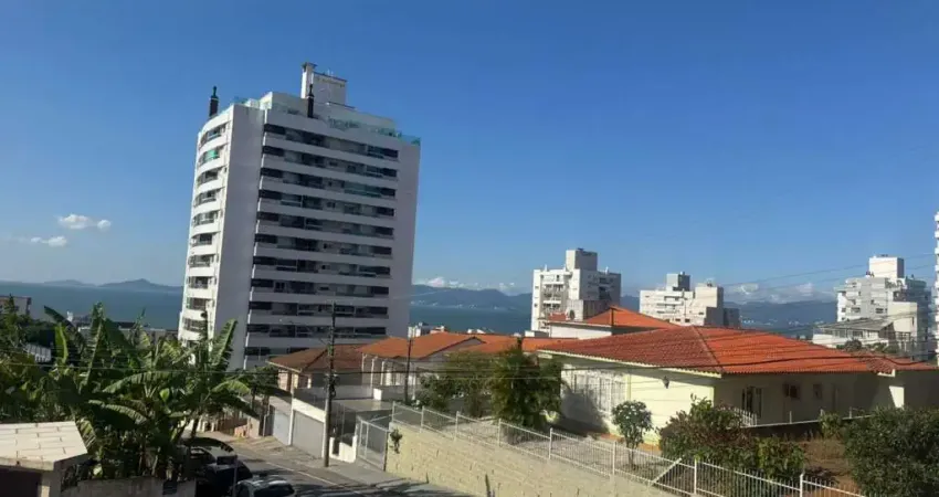 Apartamento de 2 dormitórios à venda em Barreiros