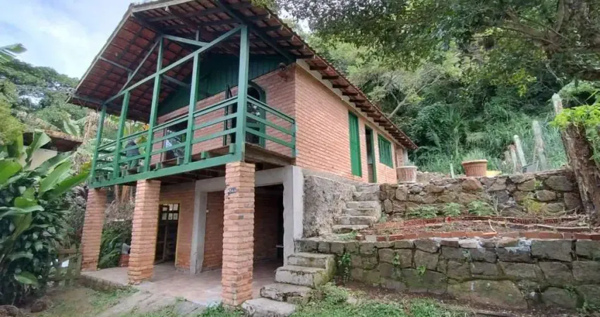 Casa de 2 dormitórios no Canto da lagoa