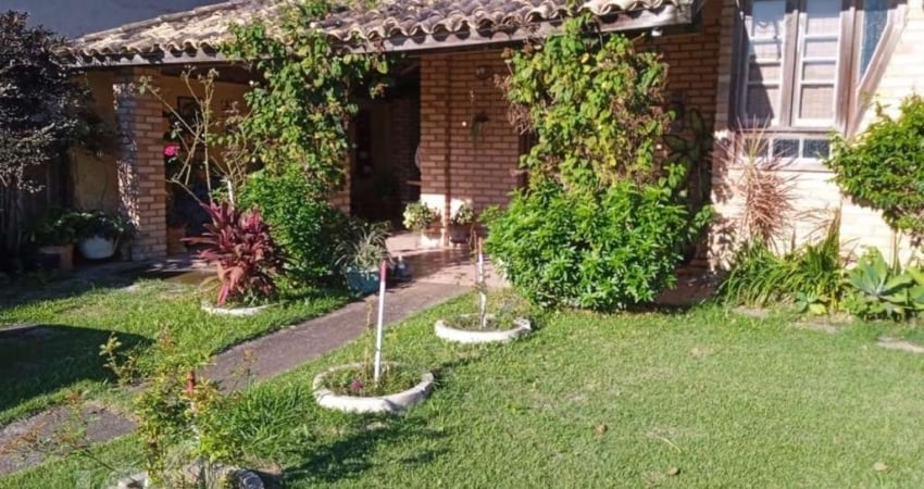 Casa à venda em Morro das Pedras com 240 m², 3 qua