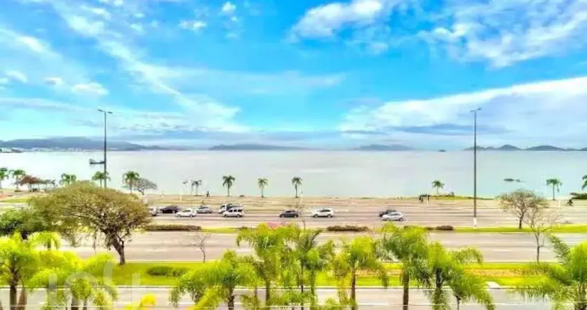 Apartamento à venda em Agronômica com 157 m², 3 qu