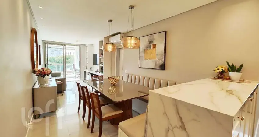 Apartamento à venda em Centro com 75 m², 2 quartos
