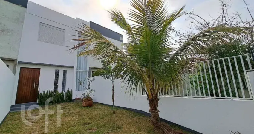 Casa à venda em Centro com 110 m², 3 quartos