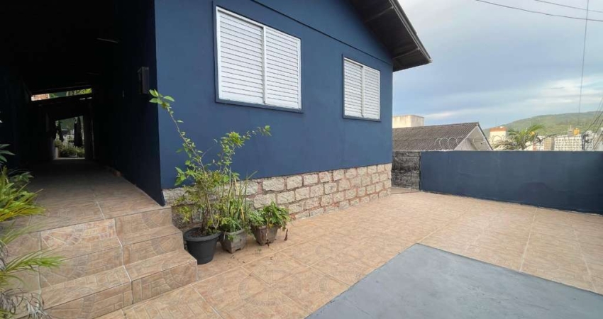 Casa com 2 quartos para alugar na Rua Oge Fortkamp, 258, Trindade, Florianópolis