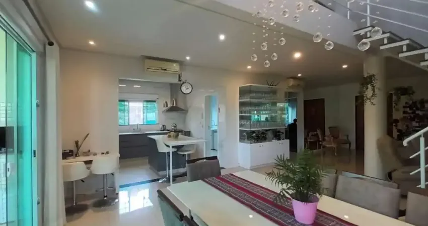 Casa em condomínio fechado com 3 quartos à venda na Rua Douglas Seabra Levier, 228, Trindade, Florianópolis