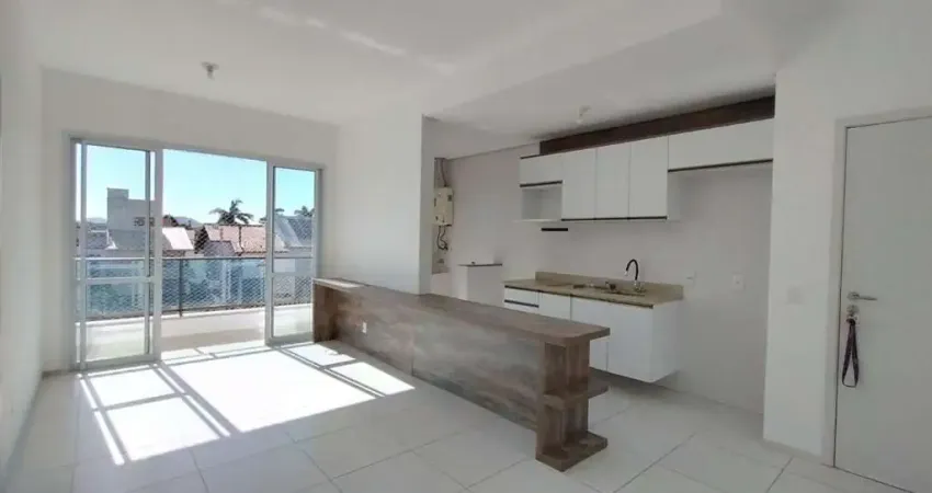 Apartamento com 3 quartos para alugar na Rua Silvio Lopes Araújo, 523, Rio Tavares, Florianópolis