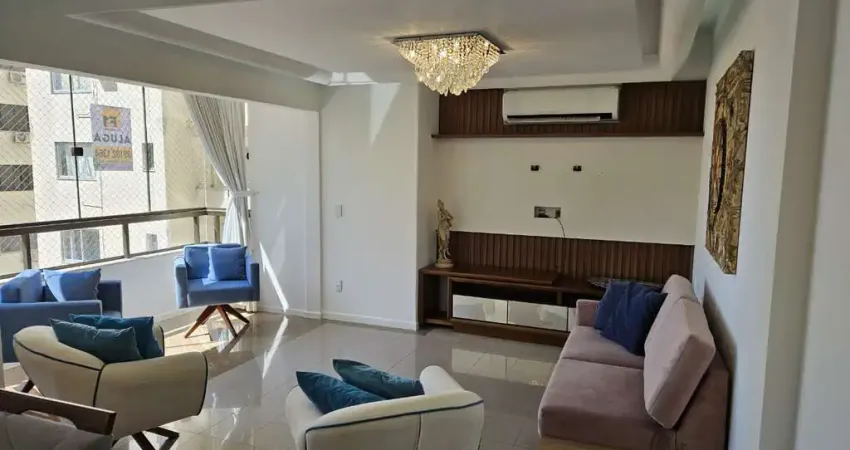 Apartamento de 3 dormitórios à venda no Centro