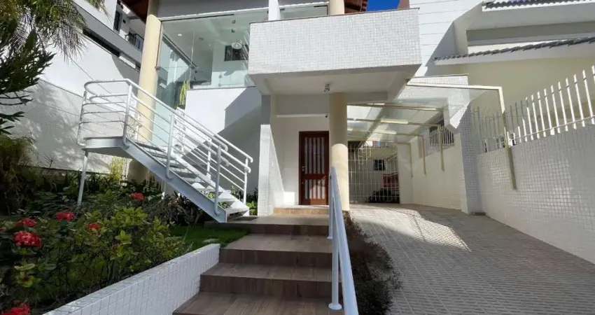 Casa com 3 quartos para alugar na Rua Ângelo La Porta, 130, Centro, Florianópolis