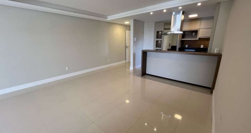 Apartamento com 3 quartos para alugar na Rua Libia Cruz, 546, Estreito, Florianópolis