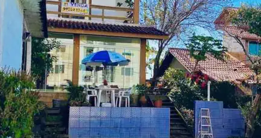 Casa de 3 dormitórios à venda na Serraria