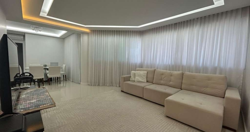 Apartamento de 3 dormitórios à venda no Centro