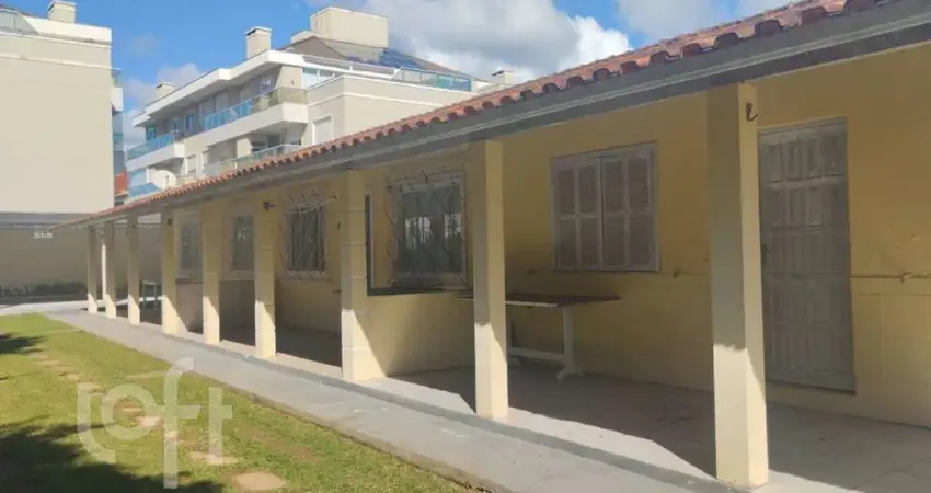 Casa à venda em Ingleses com 450 m², 6 quartos