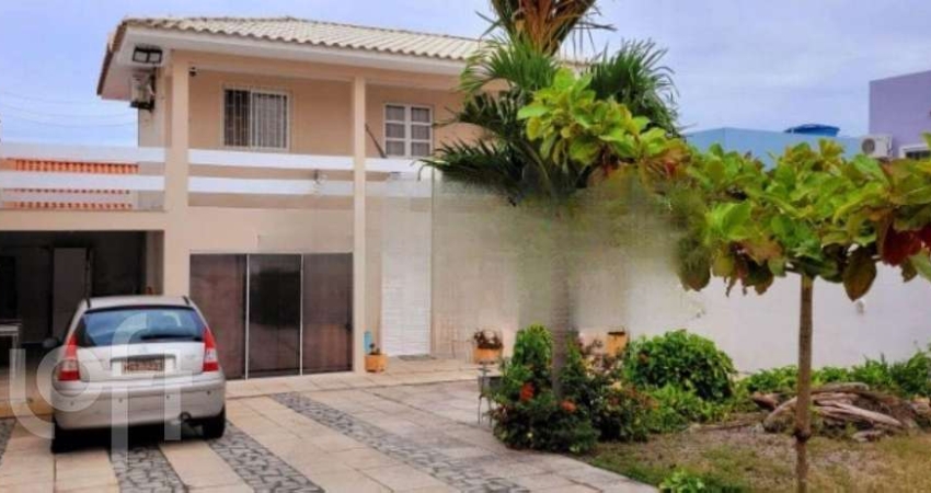 Casa à venda em Ingleses com 200 m², 5 quartos, 1