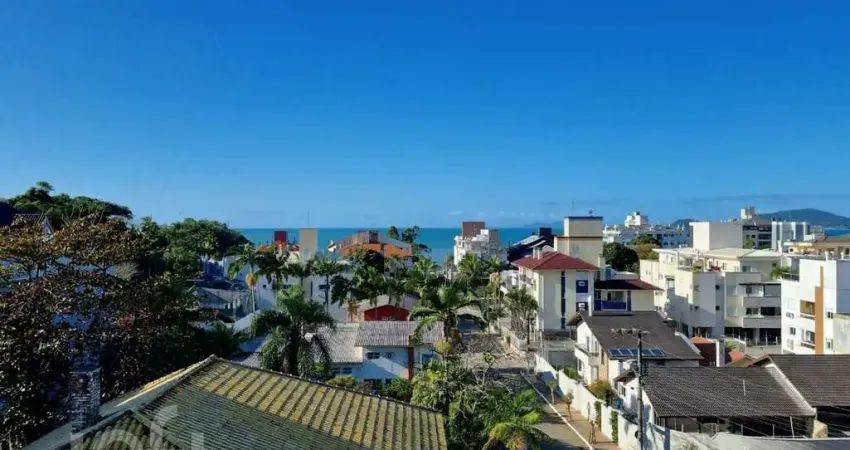 Apartamento à venda em Canasvieiras com 105 m², 3
