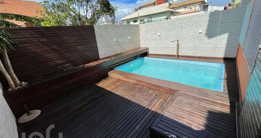 Casa à venda em Ingleses com 160 m², 3 quartos, 3