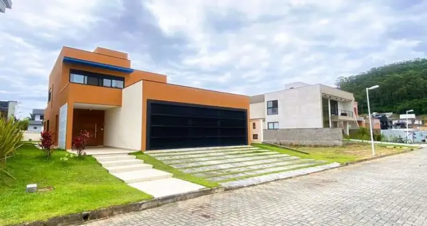 Casa à venda em Ingleses com 248 m², 3 quartos, 1