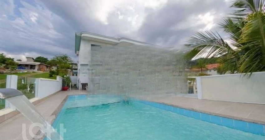 Casa à venda em Ingleses com 370 m², 3 quartos, 1
